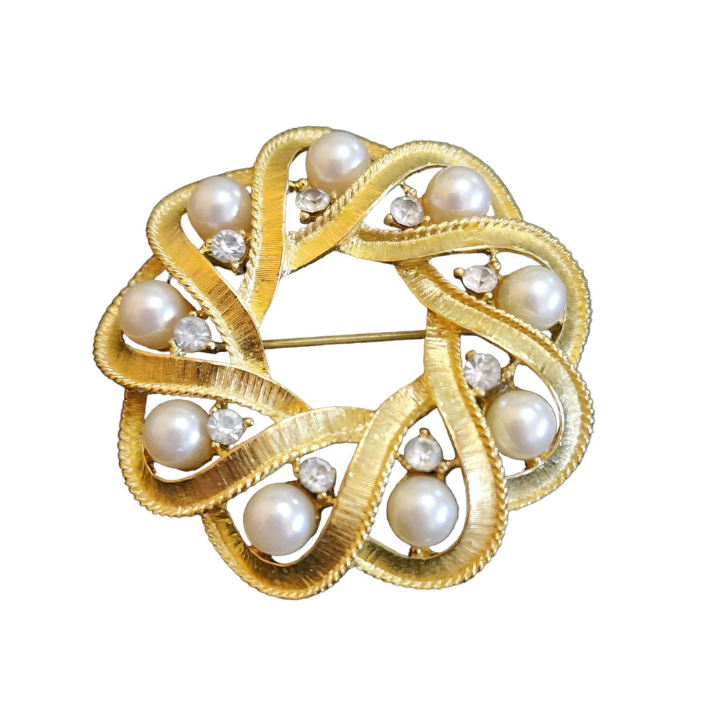 Vintage 60s Trifari Signed Goldtone & Faux Pearl Wreath Brooch (A2275)