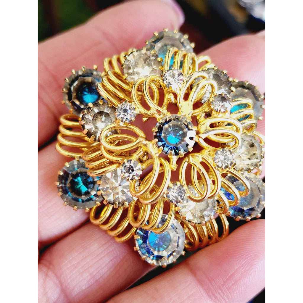 Amazing Wired Domed Hobe Style Givre Glass Brooch (A612)