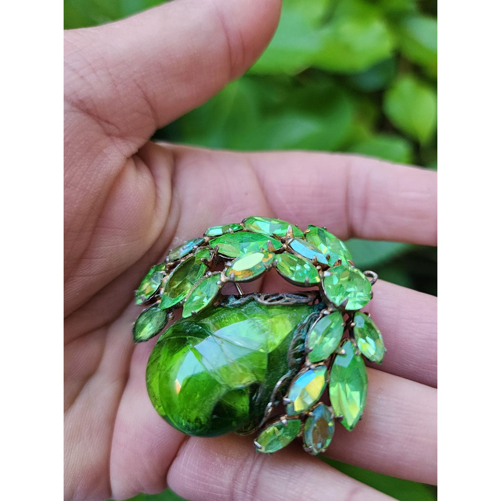 Beautiful Kelly Green Glass and Rhinestone Regency Signed Brooch (A5747)