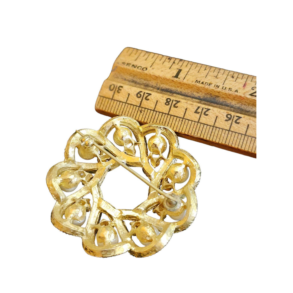 Vintage 60s Trifari Signed Goldtone & Faux Pearl Wreath Brooch (A2275)