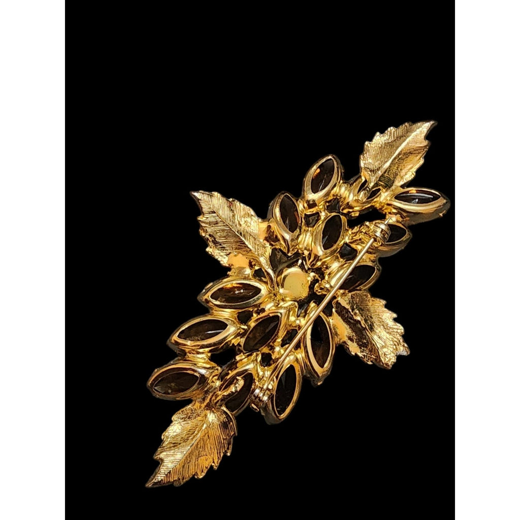 Vintage Unsigned Beautiful Rhinestone and Leaf Brooch (A4712)