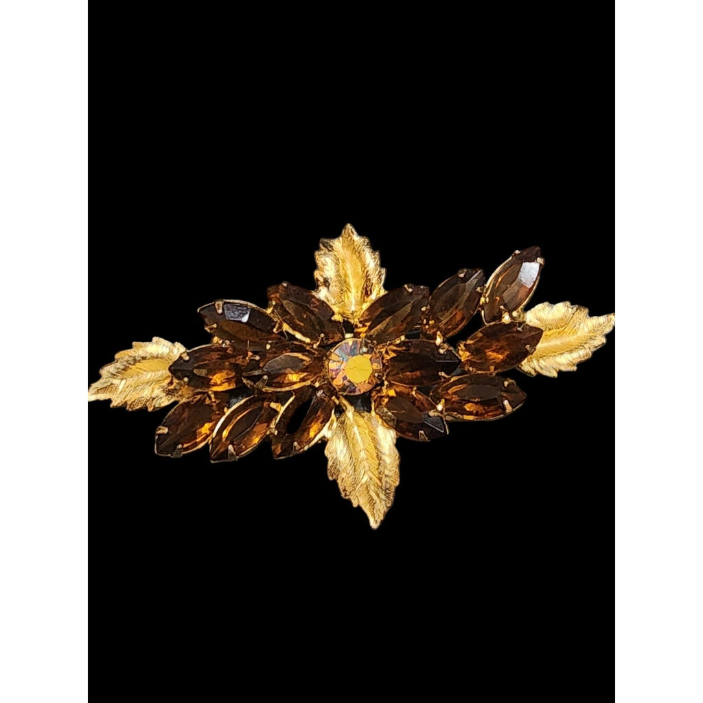 Vintage Unsigned Beautiful Rhinestone and Leaf Brooch (A4712)