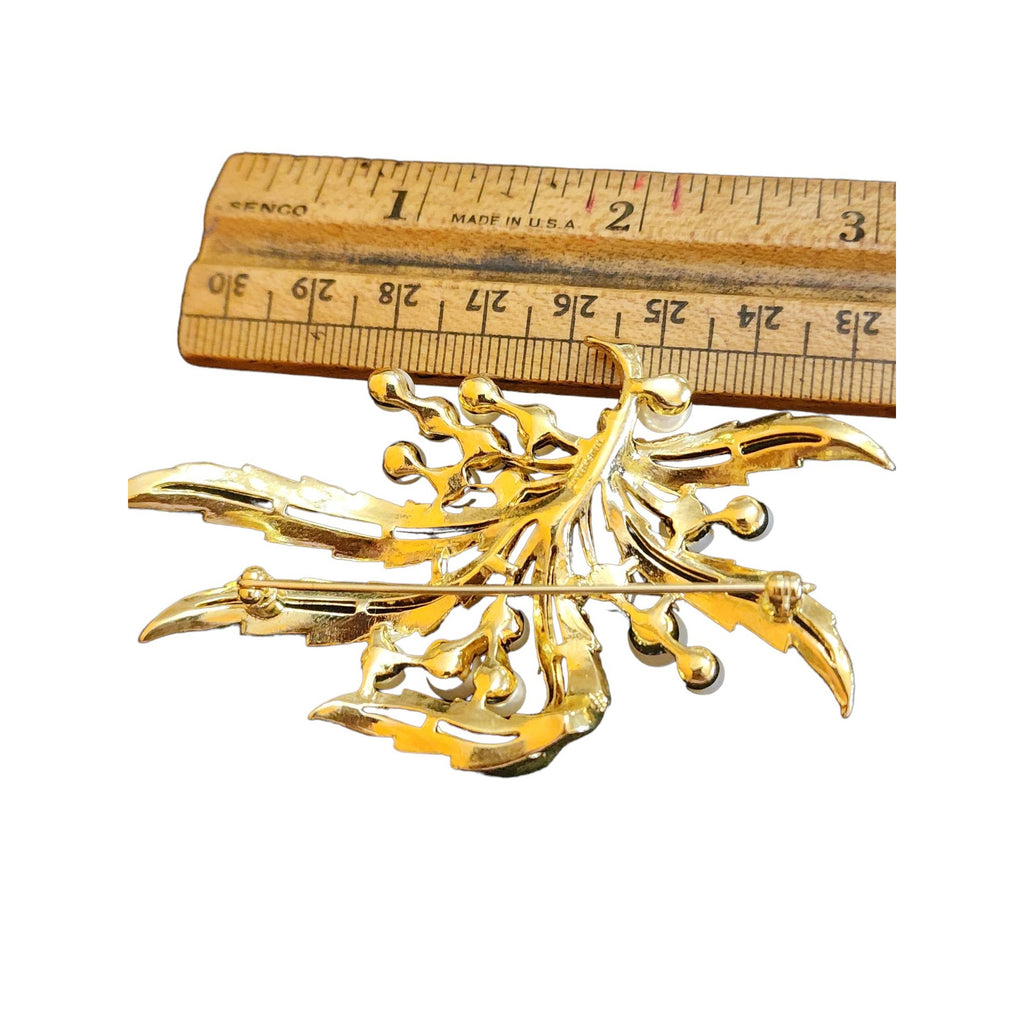Vintage 60s Trifari Signed Goldtone & Faux Pearl Brooch (A2274)