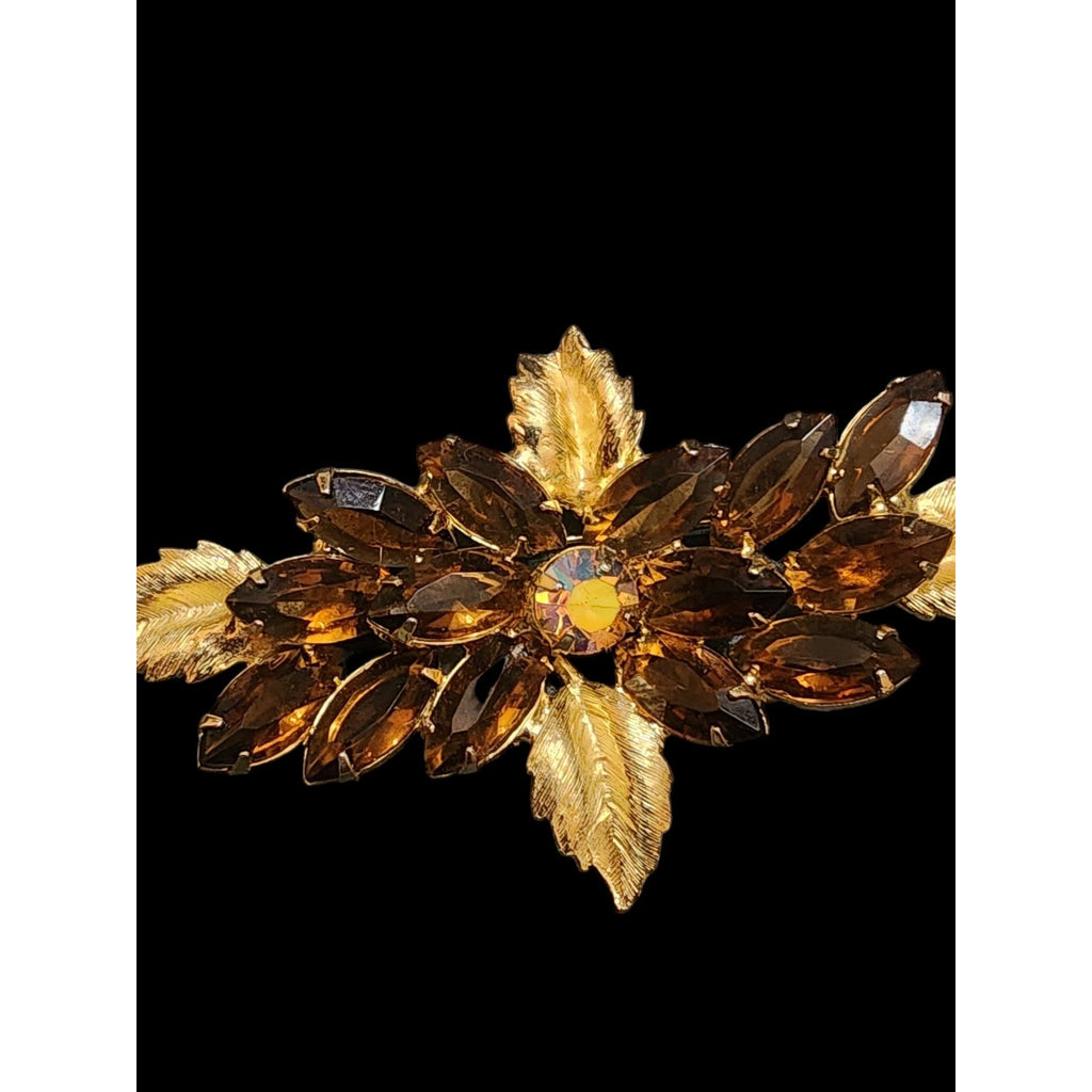Vintage Unsigned Beautiful Rhinestone and Leaf Brooch (A4712)