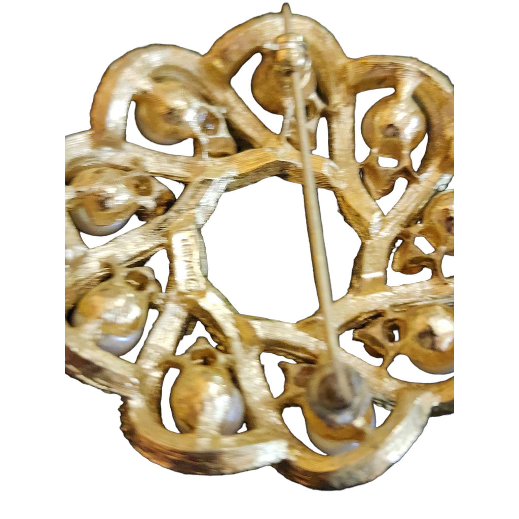 Vintage 60s Trifari Signed Goldtone & Faux Pearl Wreath Brooch (A2275)