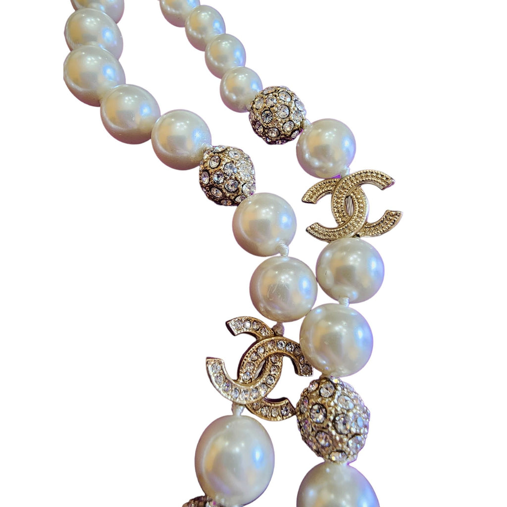 Vintage Authentic Chanel Hand Knotted Glass Pearl & Rhinestone Necklace (A1794)