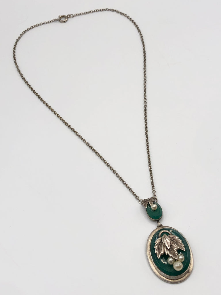 Czechoslovakia green glass Pearl leaf pendant vintage antique necklace